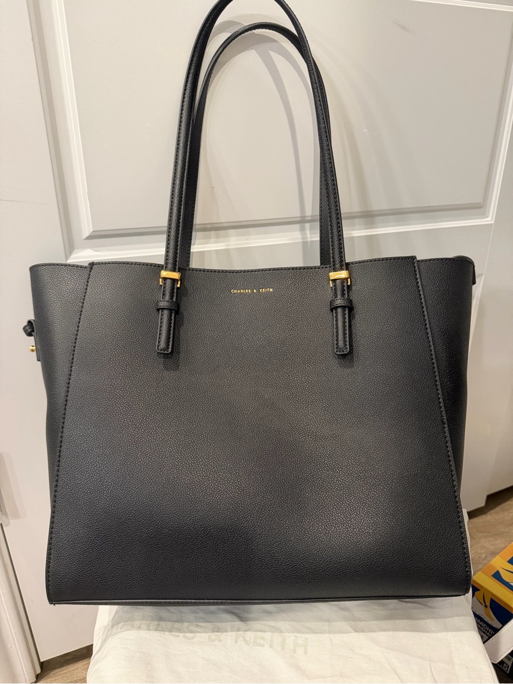 Charles & Keith Sansa Noir/Black Gold XL Shoulder Tote Bag